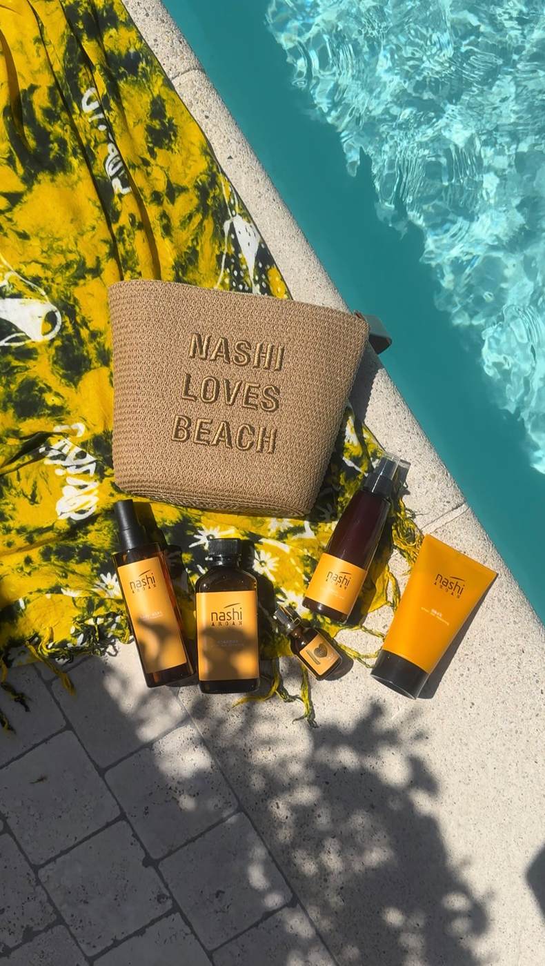 I prodotti Nashi Argan a bordo piscina